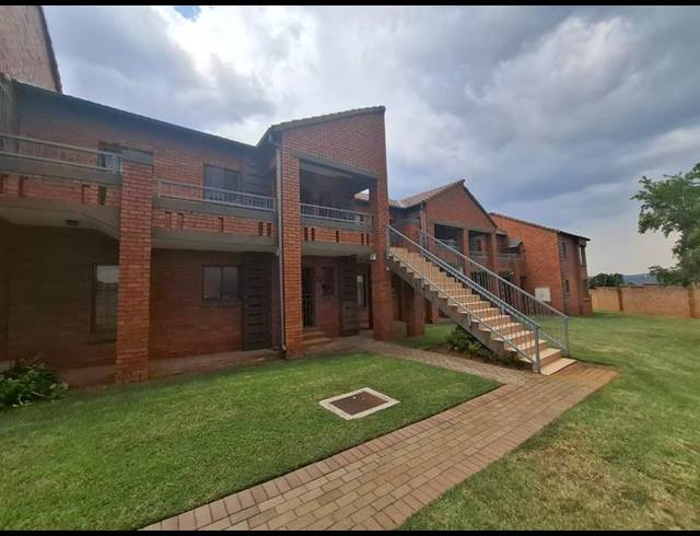 2 BEDROOM APARTMENT FOR SALE IN MOOIKLOOF RIDGE ESTATE